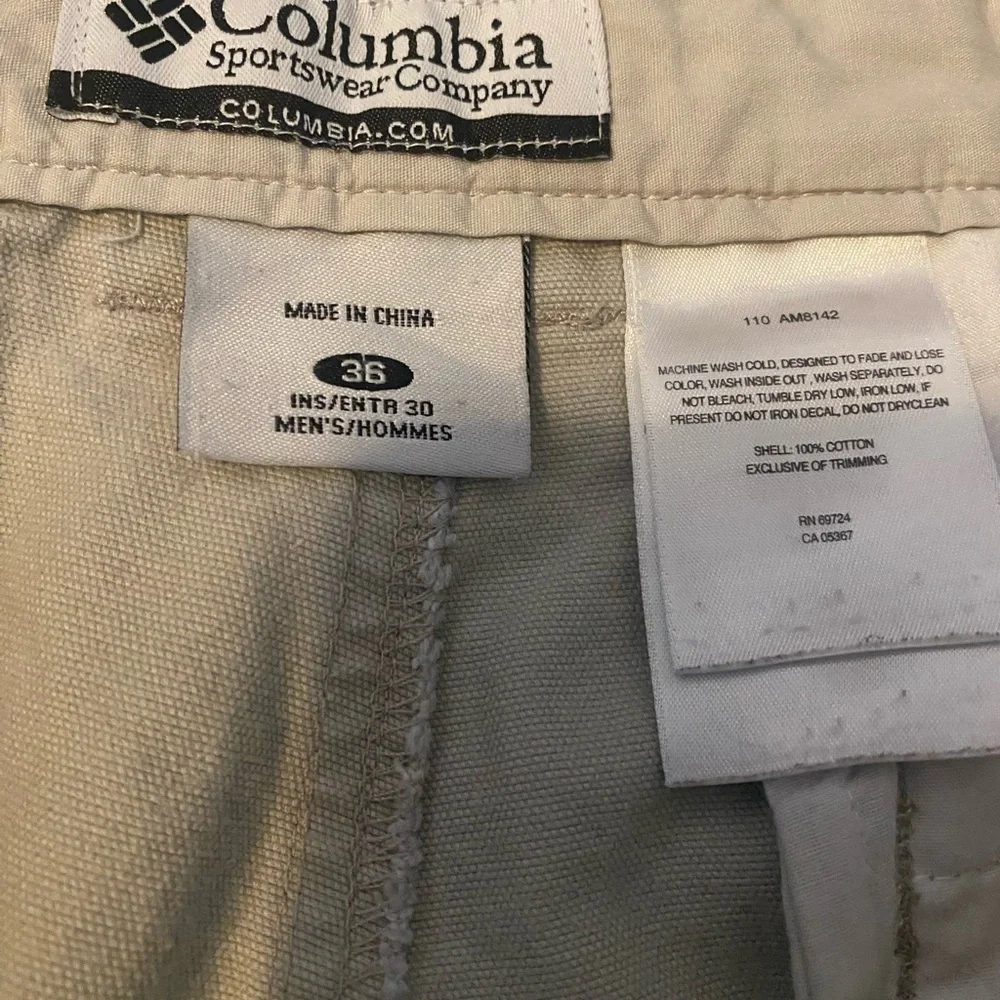 Columbia beige cargo pants Versatile Comfort
